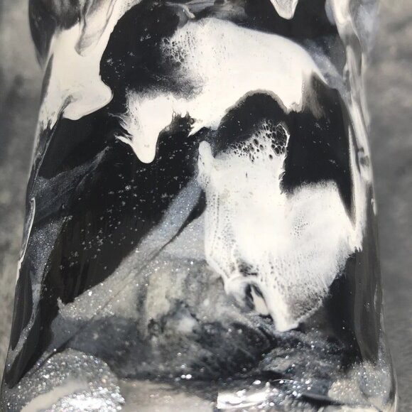 Alcohol Ink Tumbler 30oz Black/White Insulated Stainless Steel With Lid Cup - Picture 6 of 6